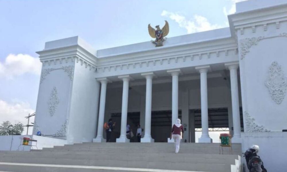 Viral Kantor Desa Di Cempaka Lampung, Dibangun Mirip Istana Merdeka